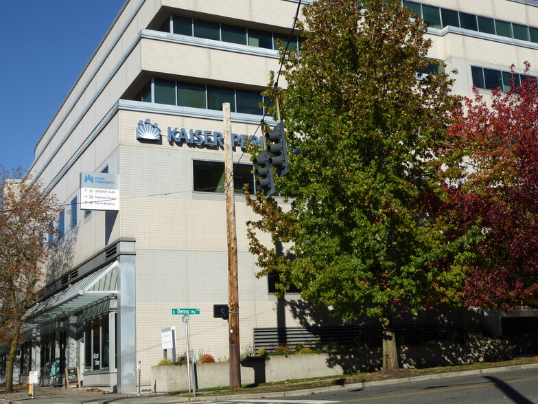 Building Photo - 1221 E Olive St