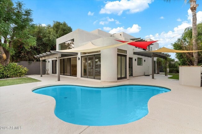 Building Photo - 7613 E Vía Del Reposo