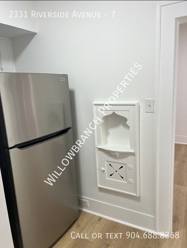 Building Photo - 2331 Riverside Ave