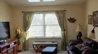 Building Photo - 20 Smithfield Ct