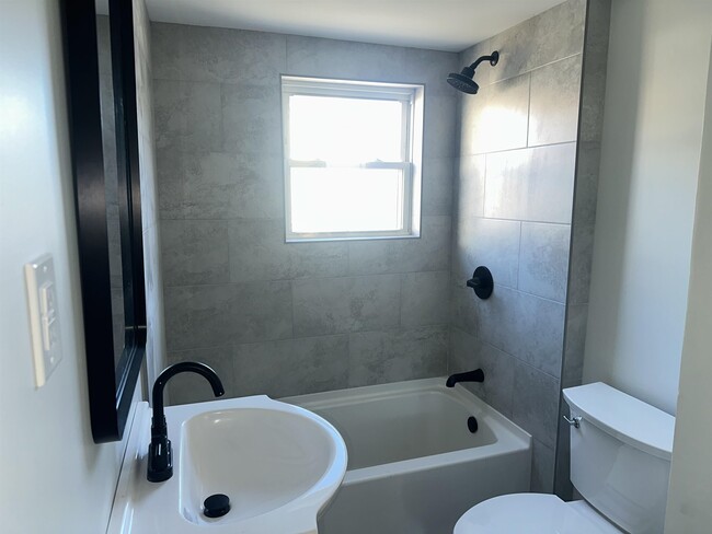 Building Photo - 60 Whitney St