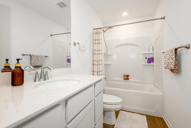 Building Photo - 1300 Kentwood Dr