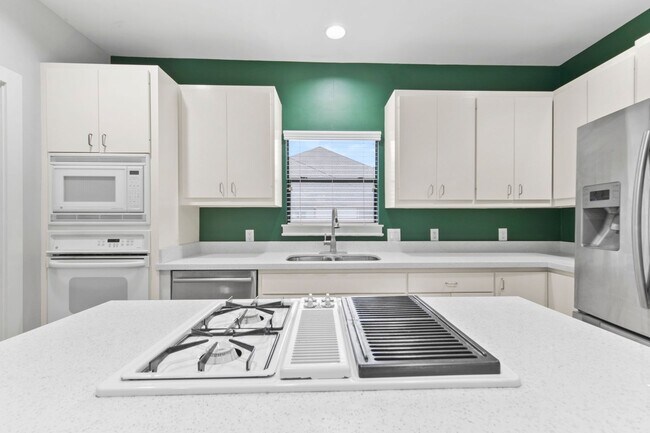 Building Photo - Stunning Rice Military Rental – Gated, Spa...