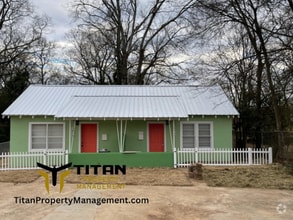 Building Photo - Updated Studio Apartment