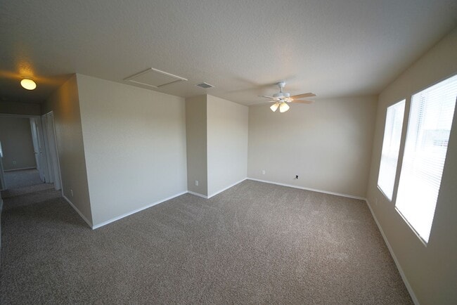 Building Photo - Charming 4-Bedroom, 2.5-Bathroom Home in C...