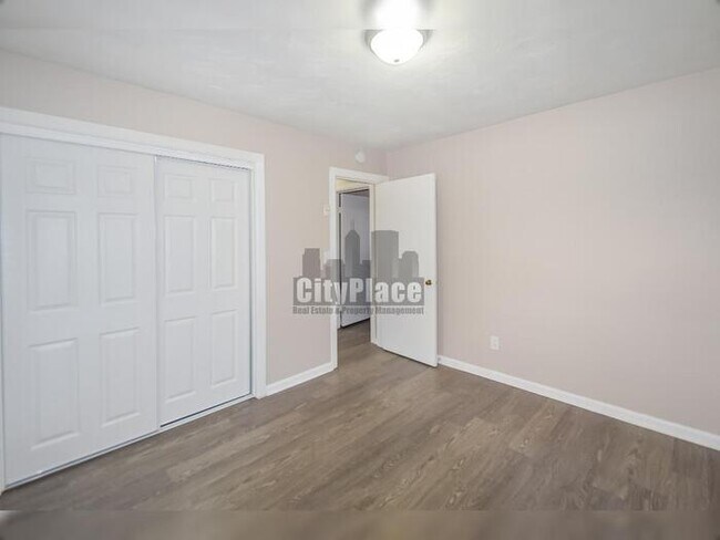 Building Photo - 9162 E 17th St