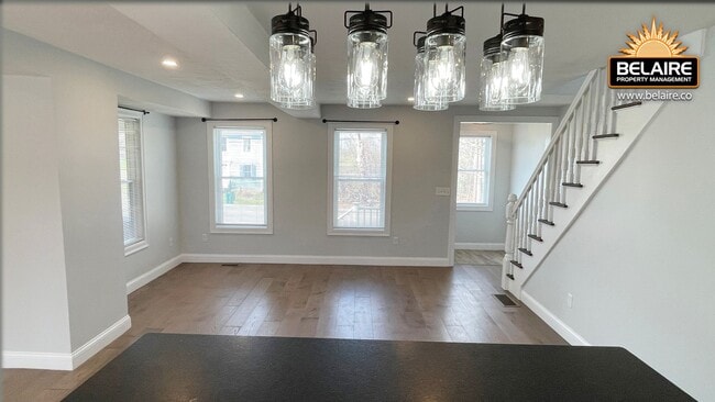 Building Photo - Cozy Country Living