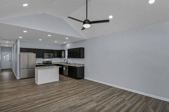 Building Photo - 32 Roberson St