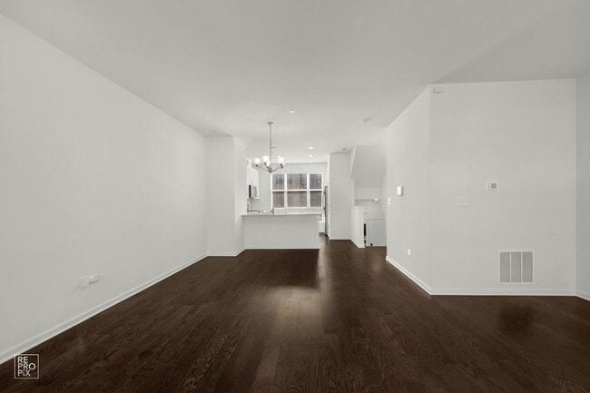 Building Photo - 2246 Venture Dr