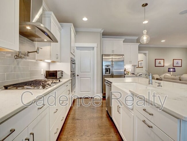 Building Photo - 7120 Maple Leaf Dr