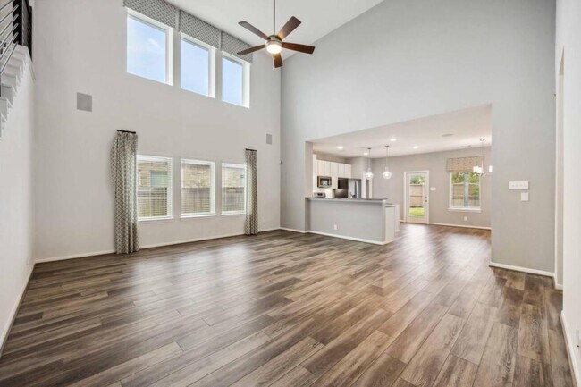 Building Photo - 15246 White Moss Dr