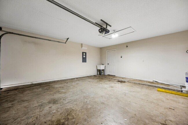 Building Photo - 12461 Richfield Blvd