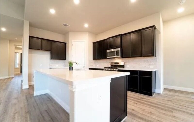 Building Photo - 105 Giverny