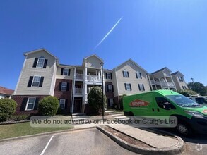 Building Photo - Kings Grant Condominiums- Bubblecreek Court
