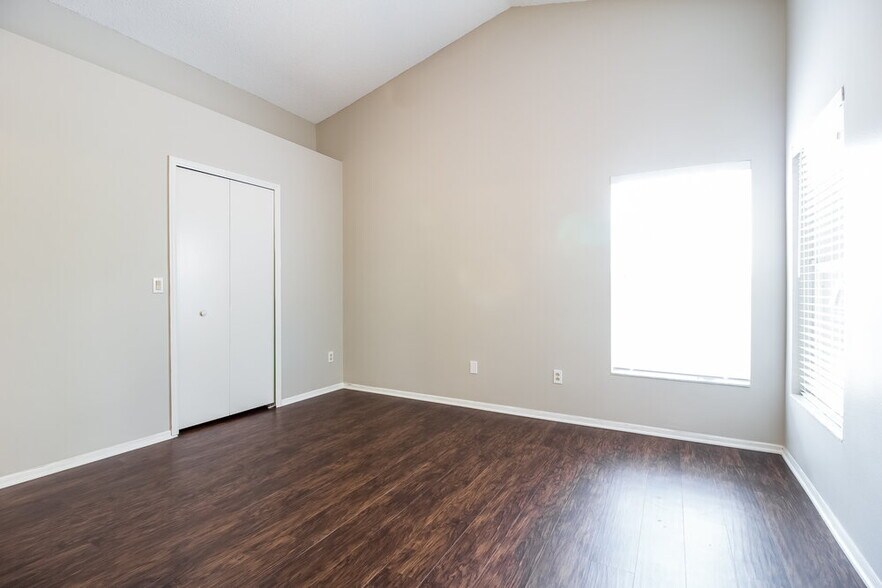 Building Photo - 1932 Wiregrass Ct