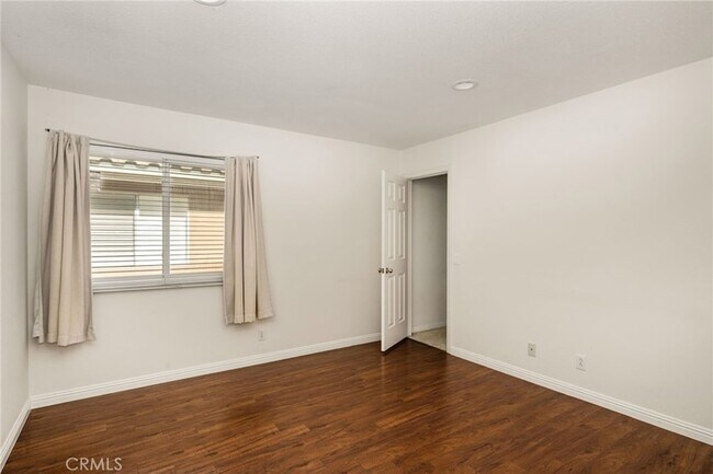 Building Photo - 4867 Tremezzo Dr