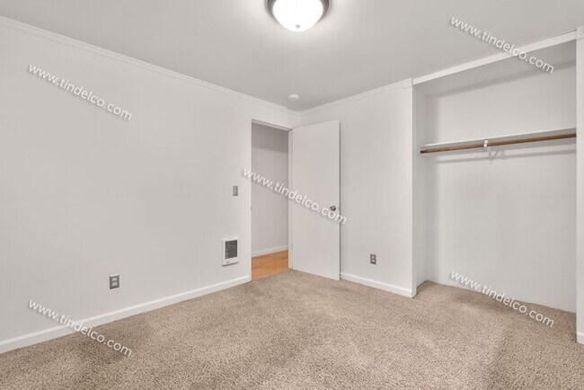 Building Photo - Beautiful 3-Bedroom, 2-Bath Home in Multno...