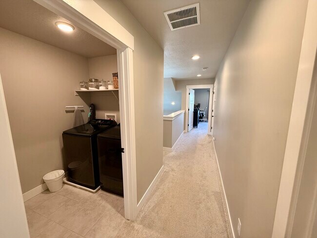 Building Photo - 9655 N Aaron Ave