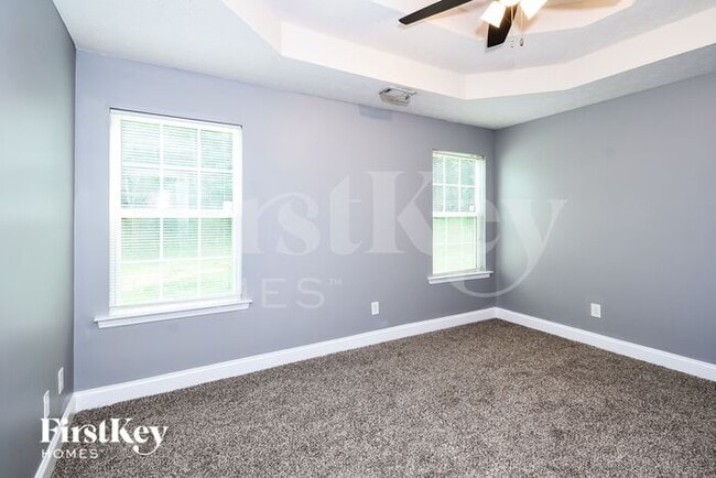 Building Photo - 5488 Latham Manor Dr