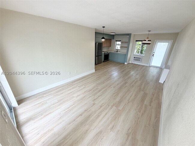 Building Photo - 641 Española Wy