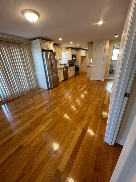 Building Photo - 48 Hauman St