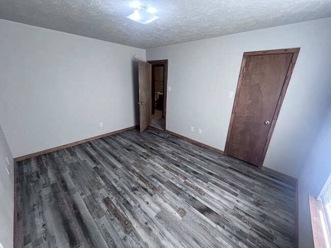 Building Photo - 65 Marie Ln