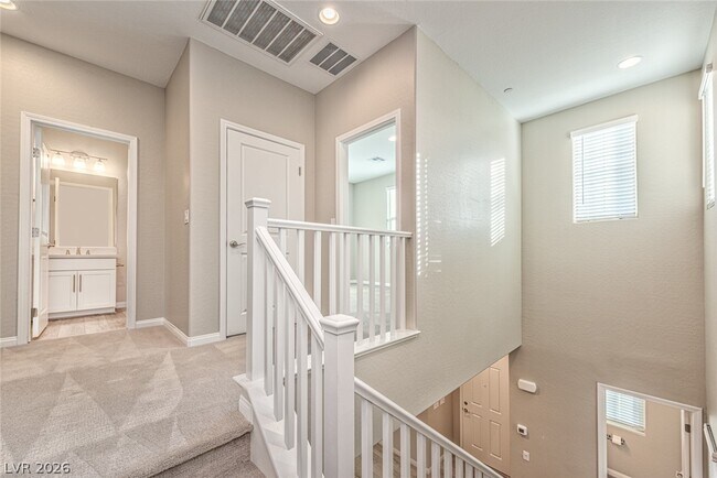 Building Photo - 11705 Redwood Mountain Ave