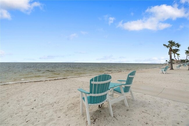 Building Photo - 5008 S Shore Dr