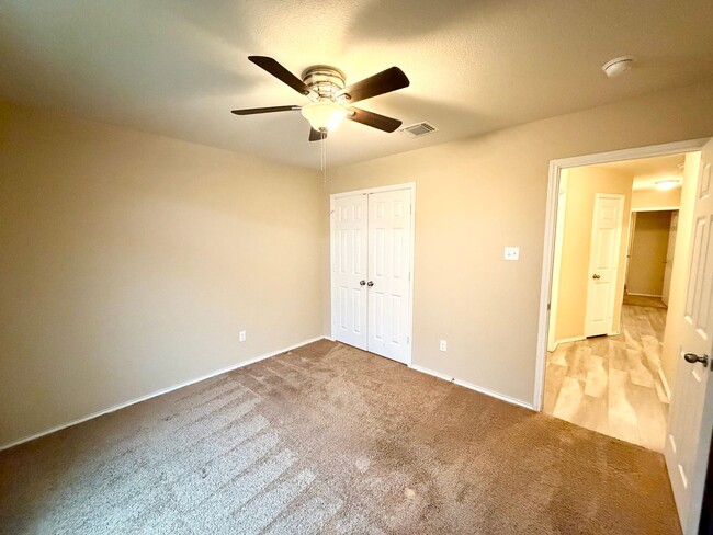 Building Photo - Beautiful 4 Bedroom Home in Park Meadows – Available December 1st!