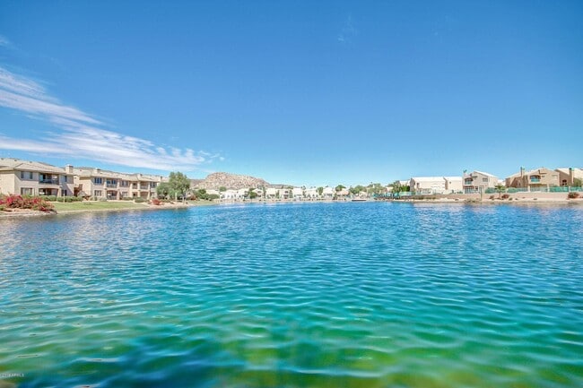 Building Photo - 16013 S Desert Foothills Pkwy
