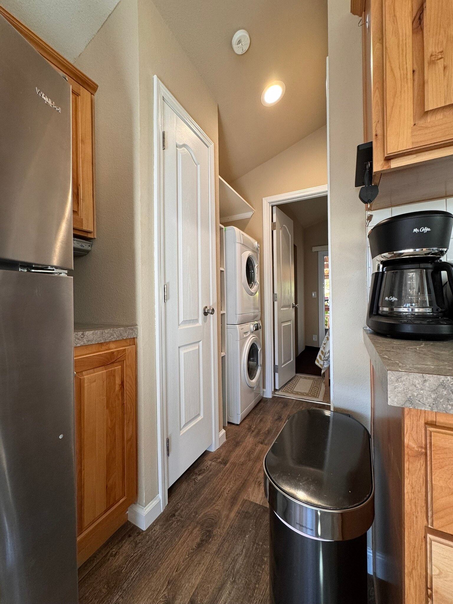 Washer/Dryer in unit! - 11 Pond Ln