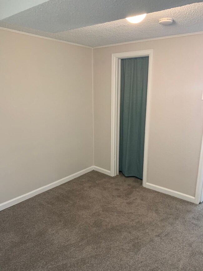 Building Photo - 2102 8th Ave