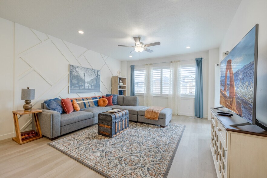 Primary Photo - 408 S 680 E