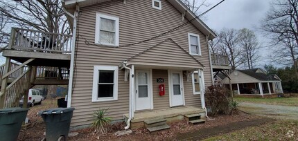 Building Photo - 206 Charles St