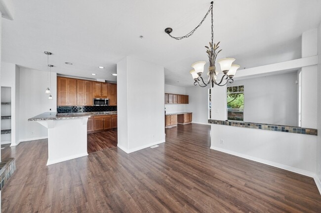 Building Photo - Escondido -Beautiful San Pasqual area ,Spa...