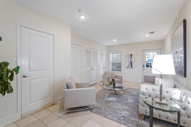 Building Photo - Available Now! Updated 2 Bedroom 2 1/2 Bathroom Condo! Parking Included!