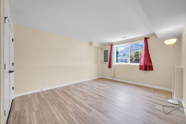 Building Photo - 1476 Manning Ave