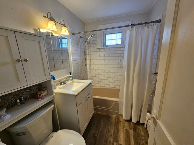 Building Photo - 27 Argyle Ave