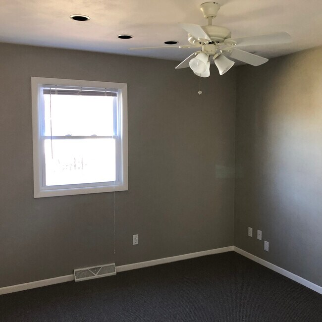 Building Photo - Westport 3106-3108