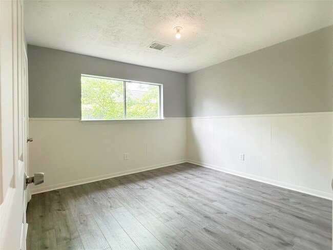 Building Photo - 6806 Winkleman Rd