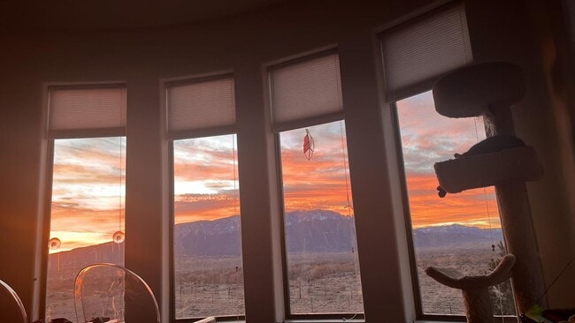 Building Photo - Beautiful