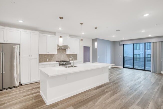 Building Photo - 3578 Rambla Pl