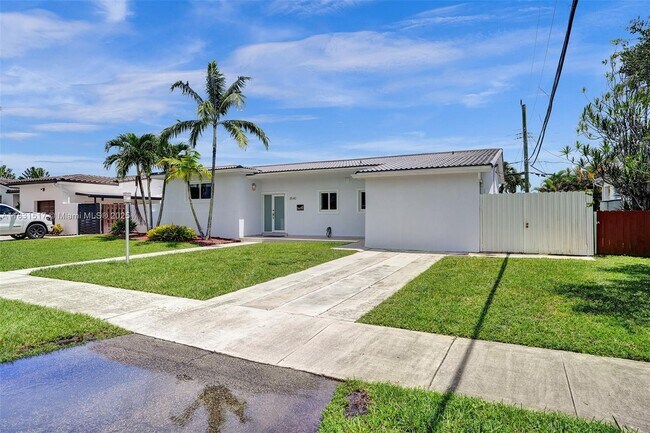 Building Photo - 8540 SW 20th St