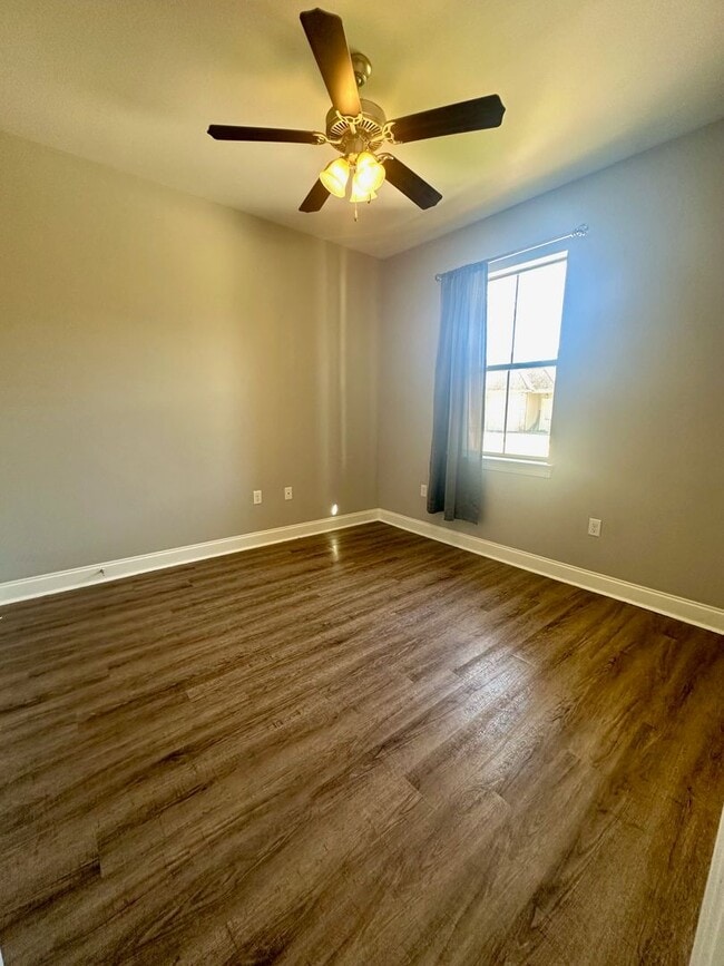 Building Photo - 10664 Florida Blvd