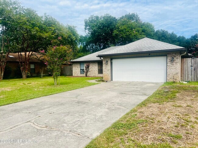 Building Photo - 8456 Bandera Cir W
