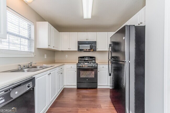 Building Photo - 2222 Serenity Dr NW