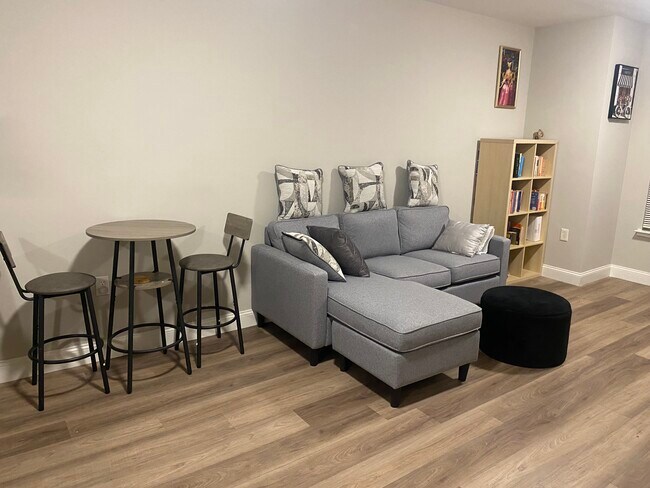 Building Photo - 500 S Center St