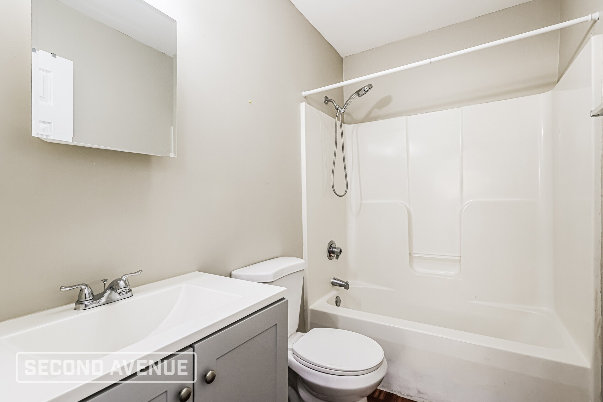 Building Photo - 1831 W Ormsby Ave