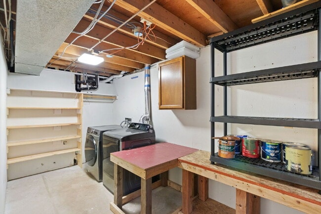 Building Photo - 2020 Independence Dr