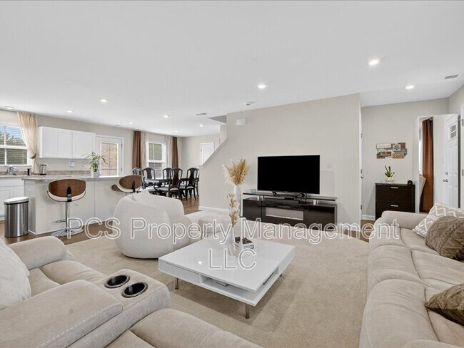 Building Photo - 4905 Gerald Dr